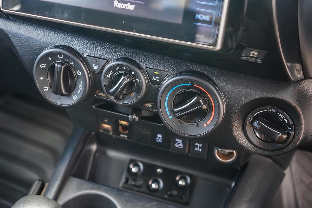 2020 Toyota Hilux SR GUN126R 4X4