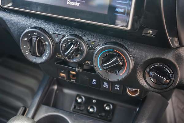 2020 Toyota Hilux SR GUN126R 4X4