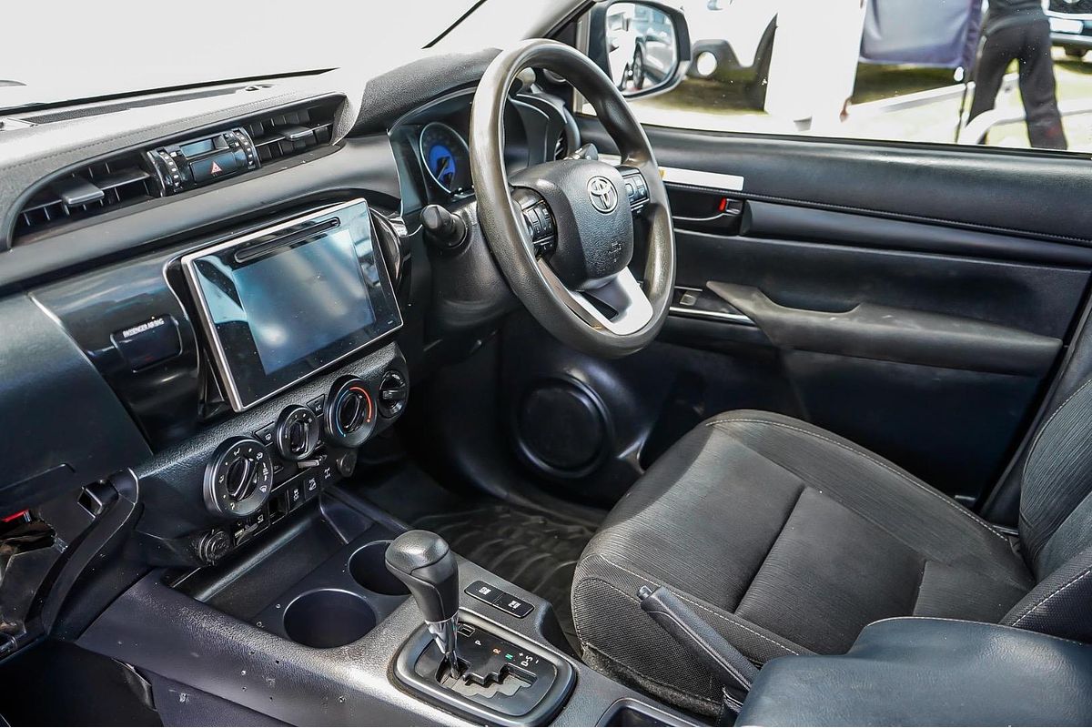 2020 Toyota Hilux SR GUN126R 4X4