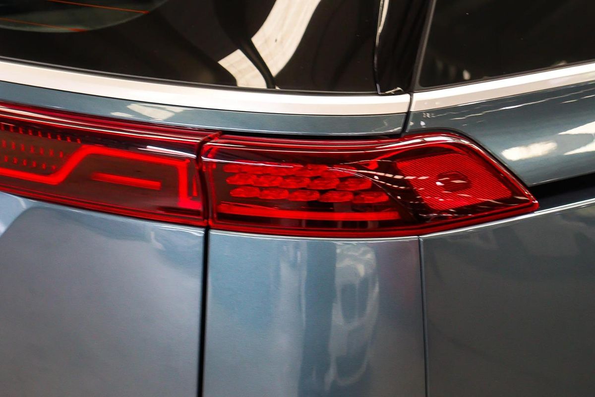 2023 Kia Carnival Si KA4