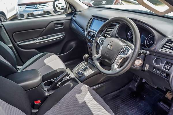 2022 Mitsubishi Triton GLX MR 4X4