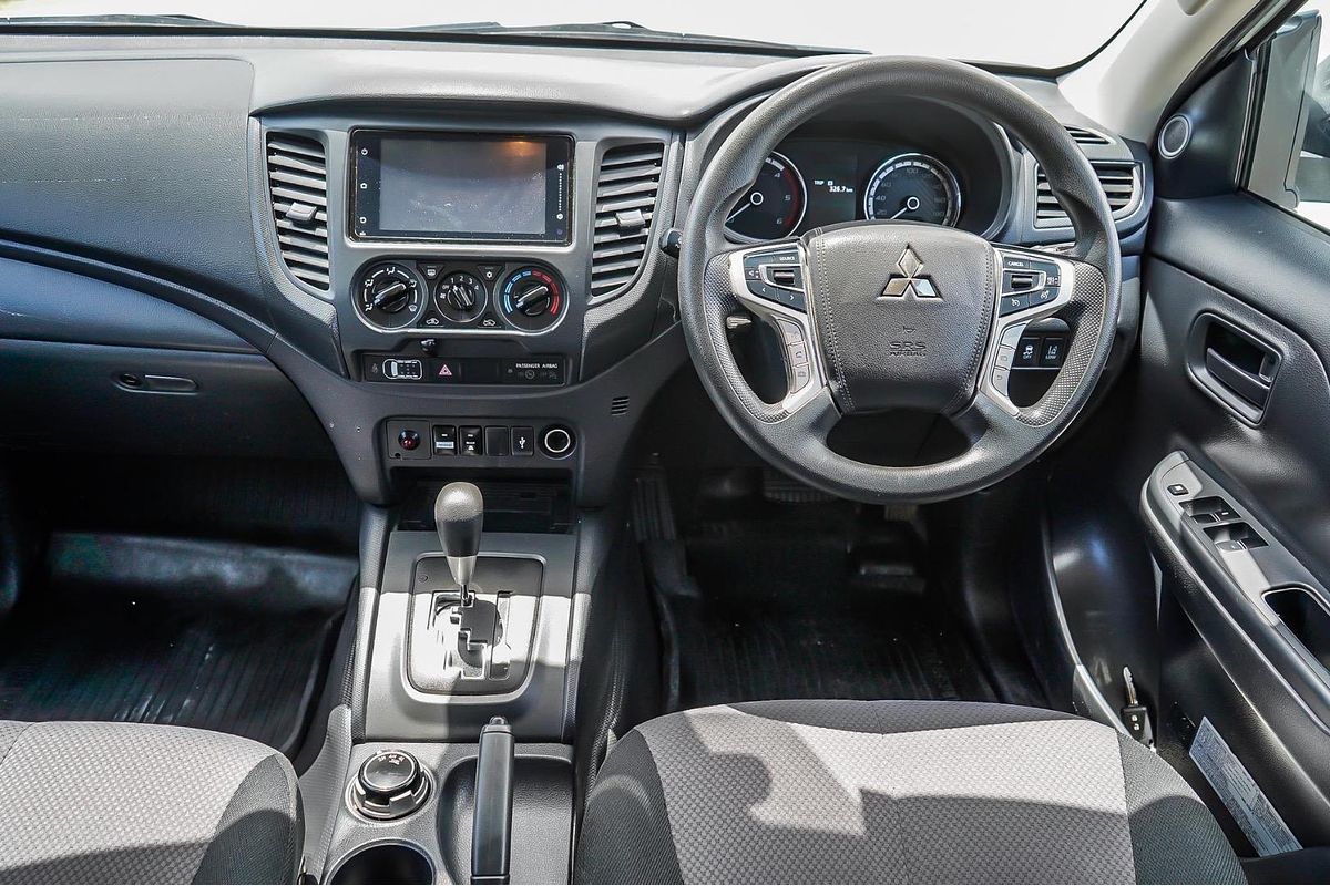 2022 Mitsubishi Triton GLX MR 4X4