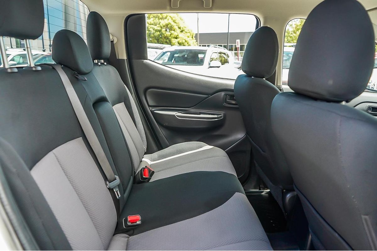 2022 Mitsubishi Triton GLX MR 4X4