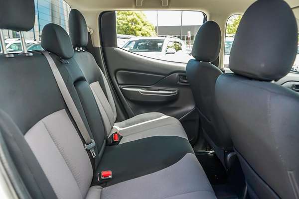 2022 Mitsubishi Triton GLX MR 4X4