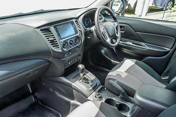 2022 Mitsubishi Triton GLX MR 4X4