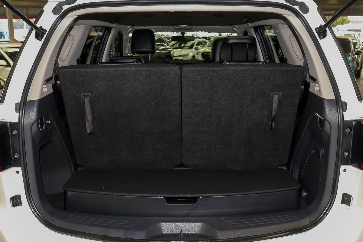 2018 Isuzu MU-X LS-T