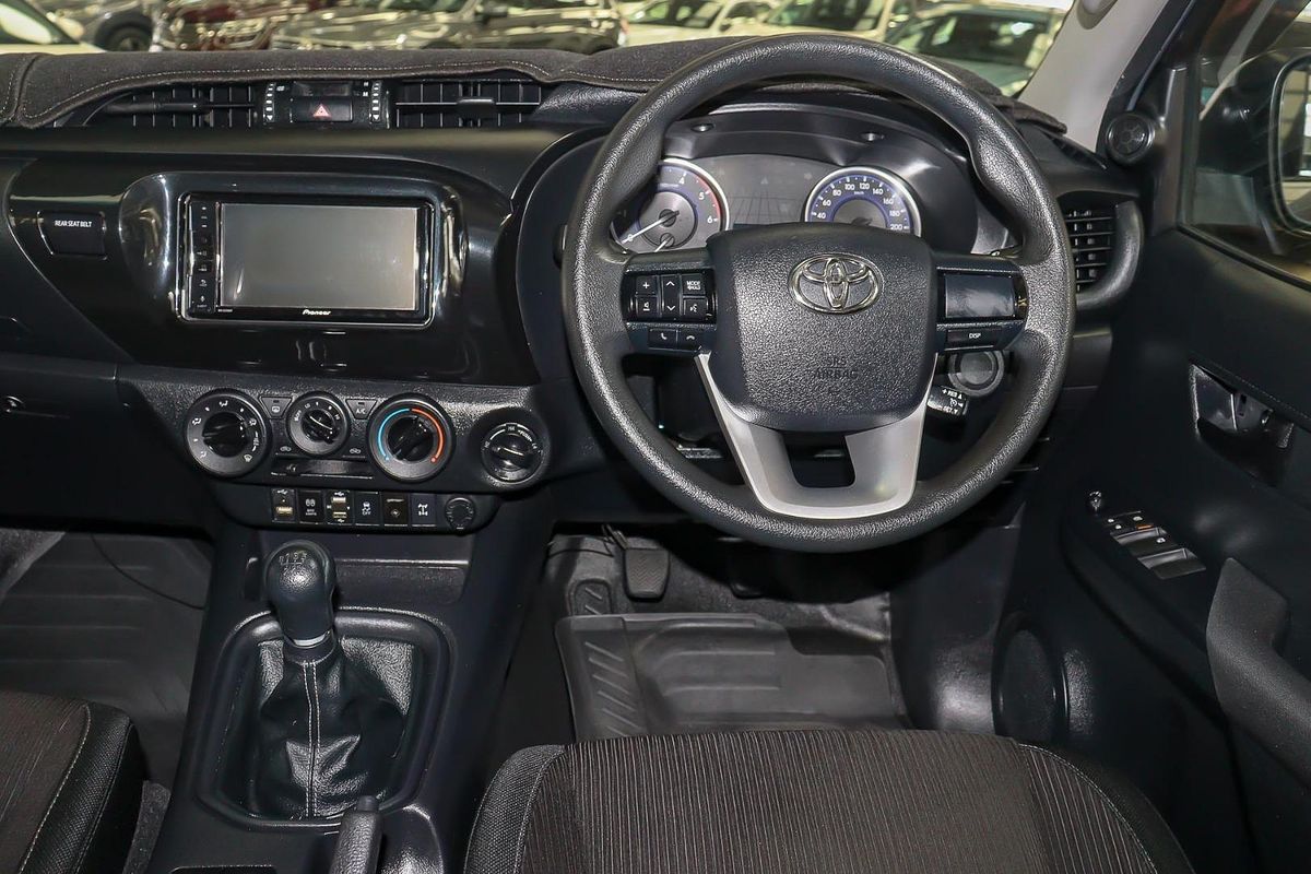 2018 Toyota Hilux SR GUN126R 4X4