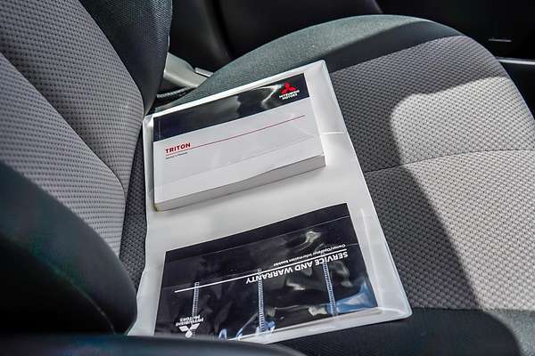 2022 Mitsubishi Triton GLX MR 4X4