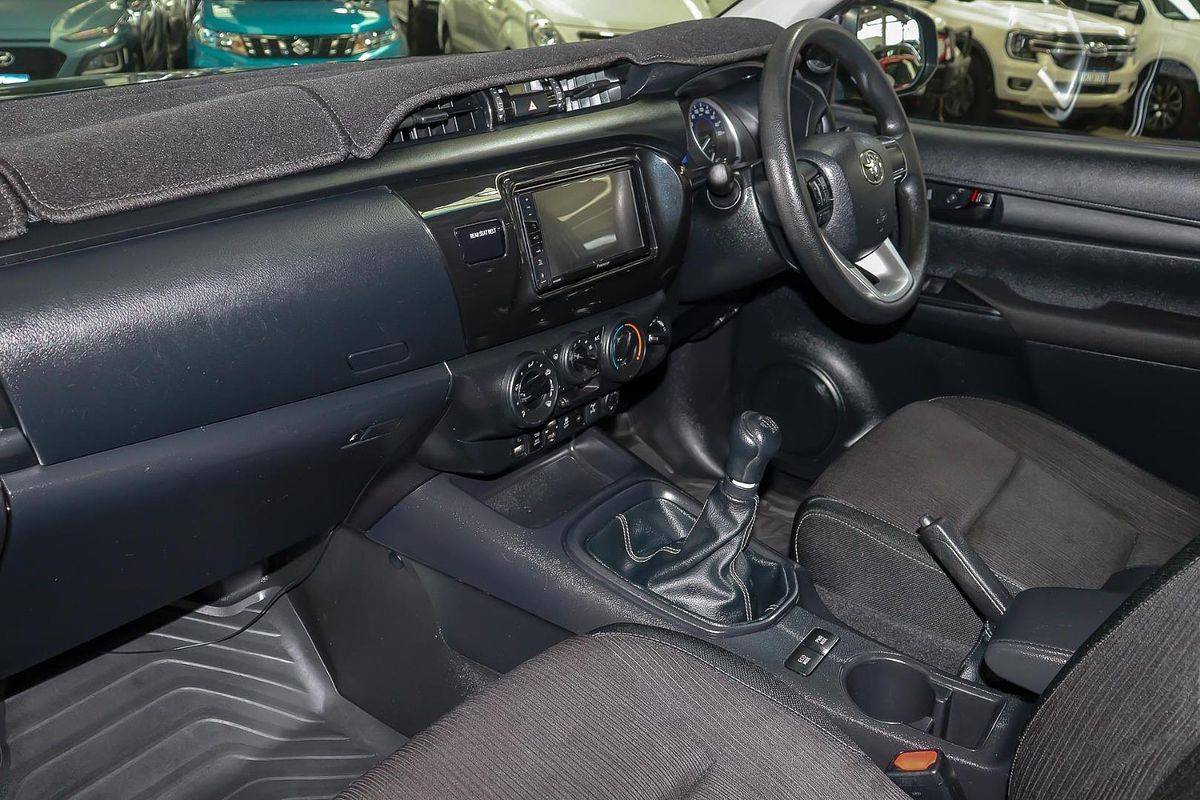 2018 Toyota Hilux SR GUN126R 4X4