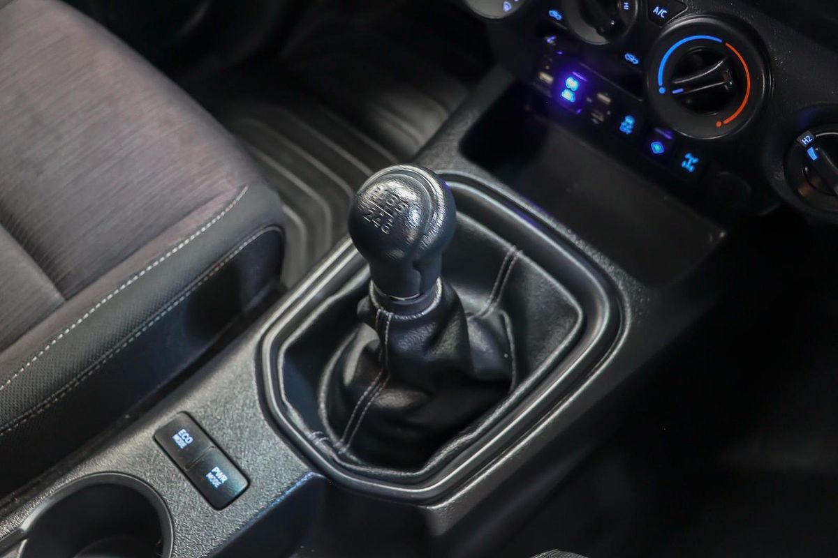 2018 Toyota Hilux SR GUN126R 4X4