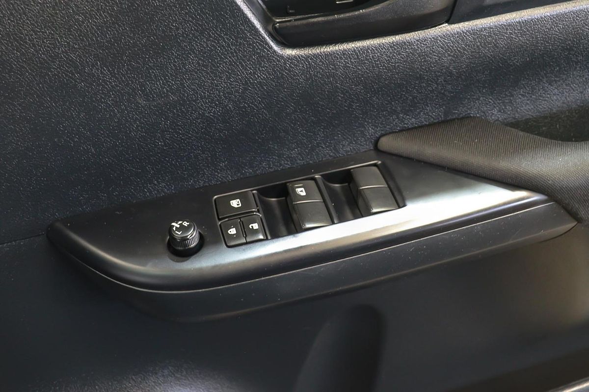 2018 Toyota Hilux SR GUN126R 4X4