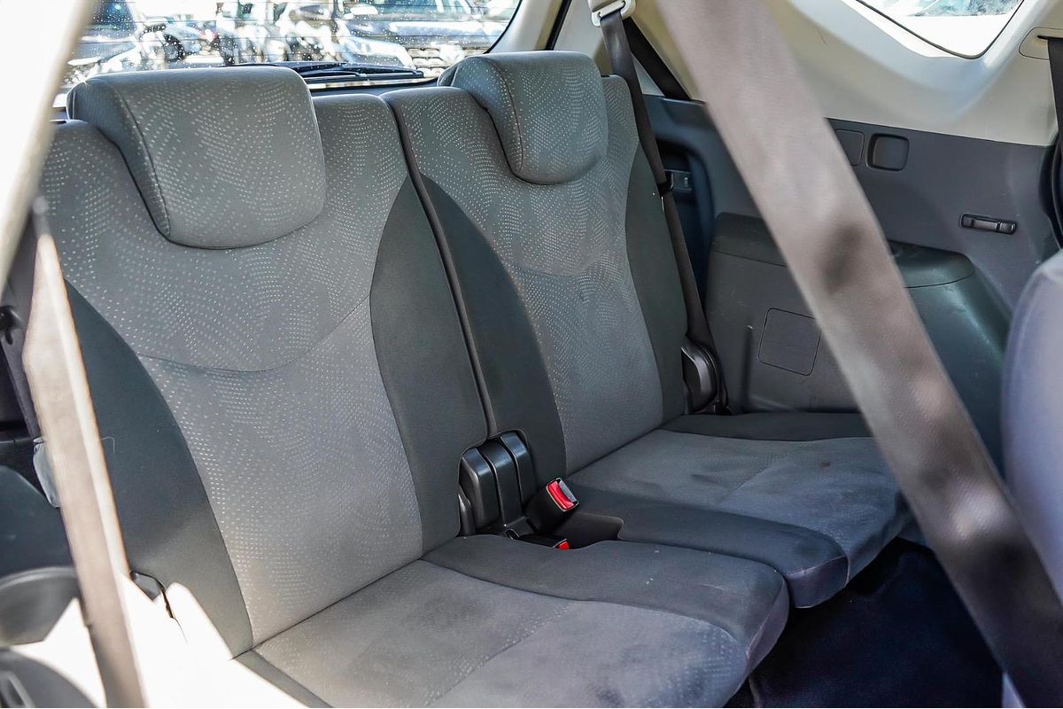 2013 Toyota Prius V ZVW40R