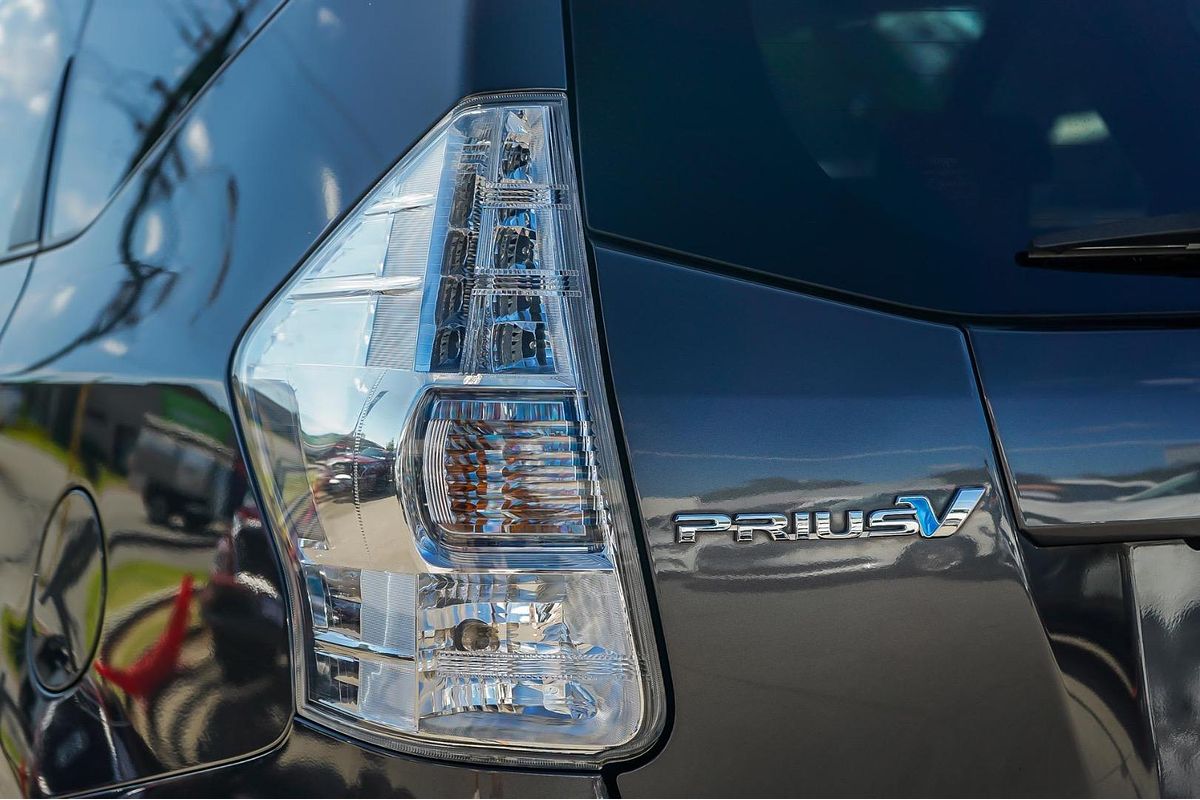 2013 Toyota Prius V ZVW40R