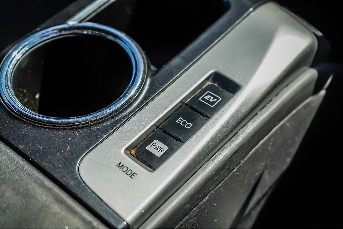 2013 Toyota Prius V ZVW40R