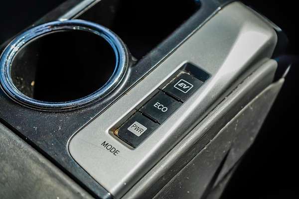 2013 Toyota Prius V ZVW40R