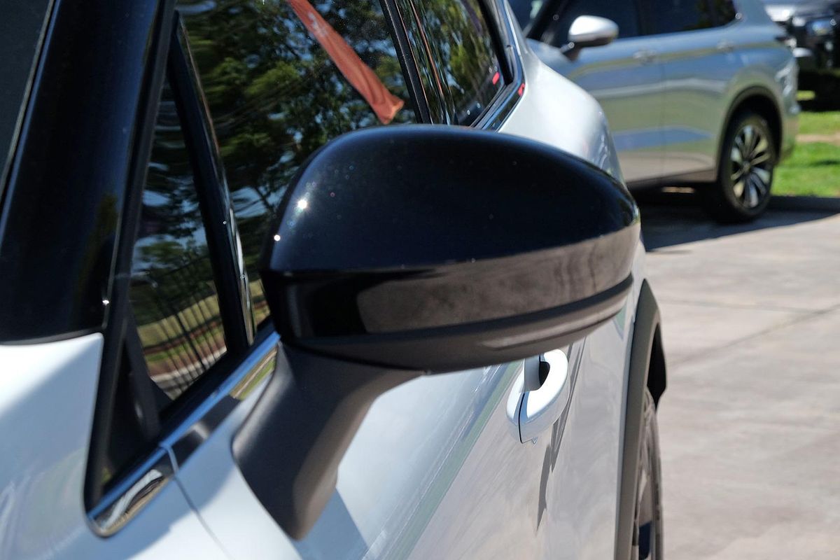 2025 Mitsubishi ASX Exceed XE