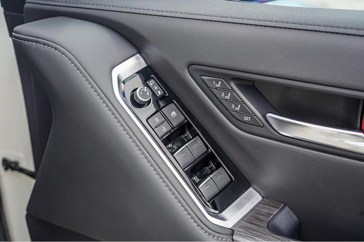 2022 Toyota Landcruiser Sahara ZX FJA300R