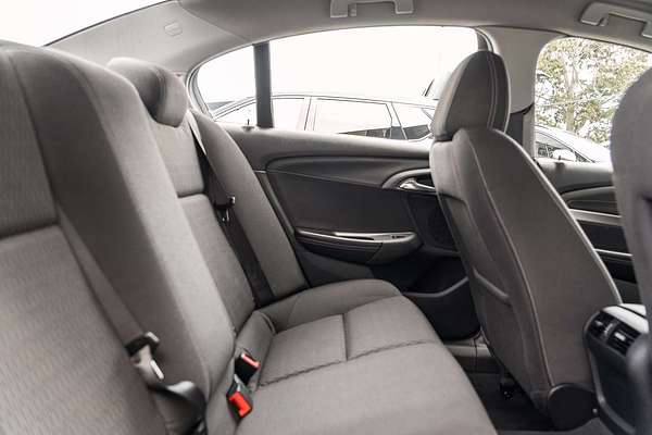 2015 Holden Commodore Evoke VF