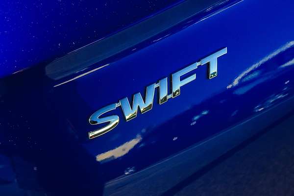 2025 Suzuki Swift Hybrid UZ
