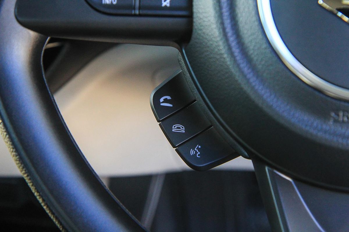 2025 Suzuki Swift Hybrid UZ