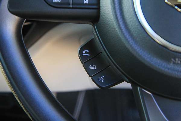 2025 Suzuki Swift Hybrid UZ