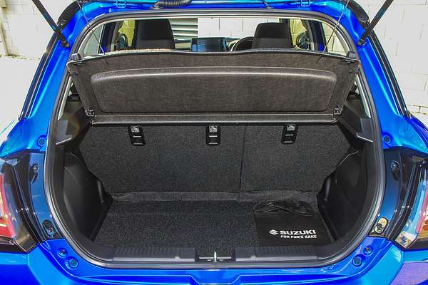 2025 Suzuki Swift Hybrid UZ