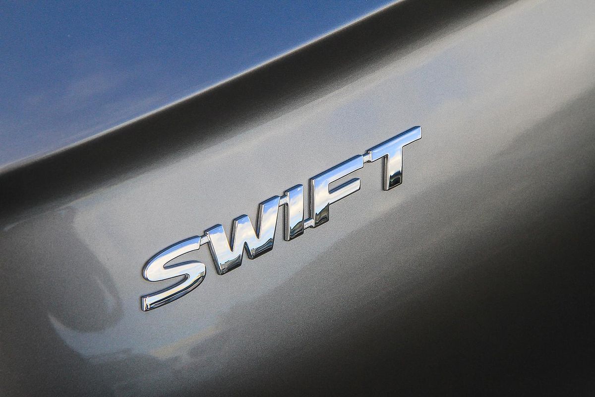 2025 Suzuki Swift Hybrid UZ