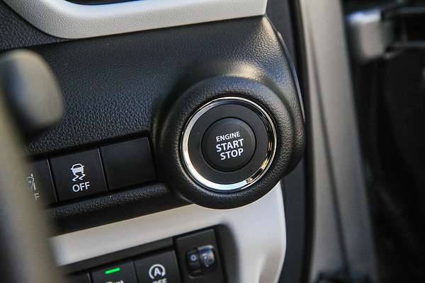 2025 Suzuki Swift Hybrid UZ