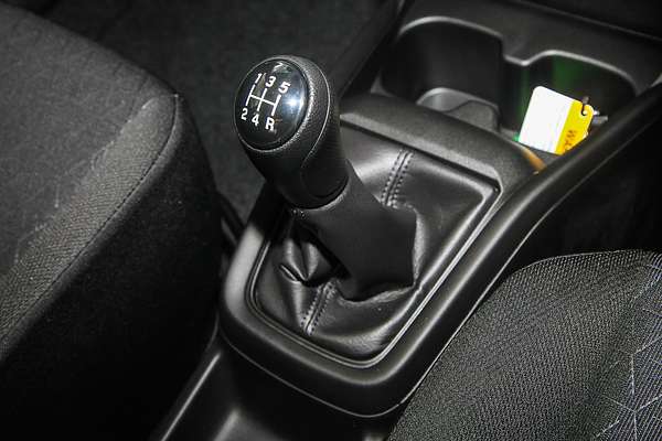 2025 Suzuki Swift Hybrid UZ