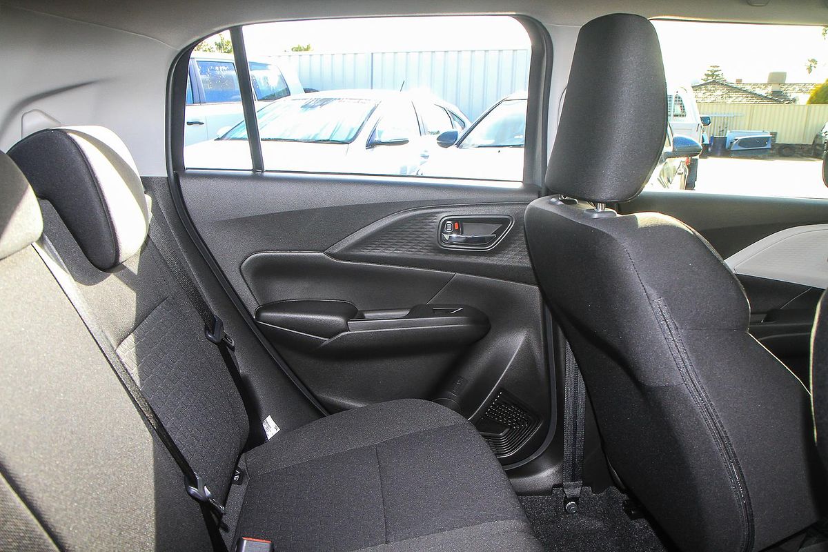 2025 Suzuki Swift Hybrid UZ