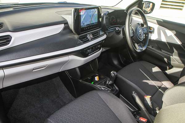 2025 Suzuki Swift Hybrid UZ