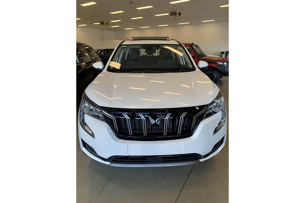 2025 Mahindra XUV700 AX7L