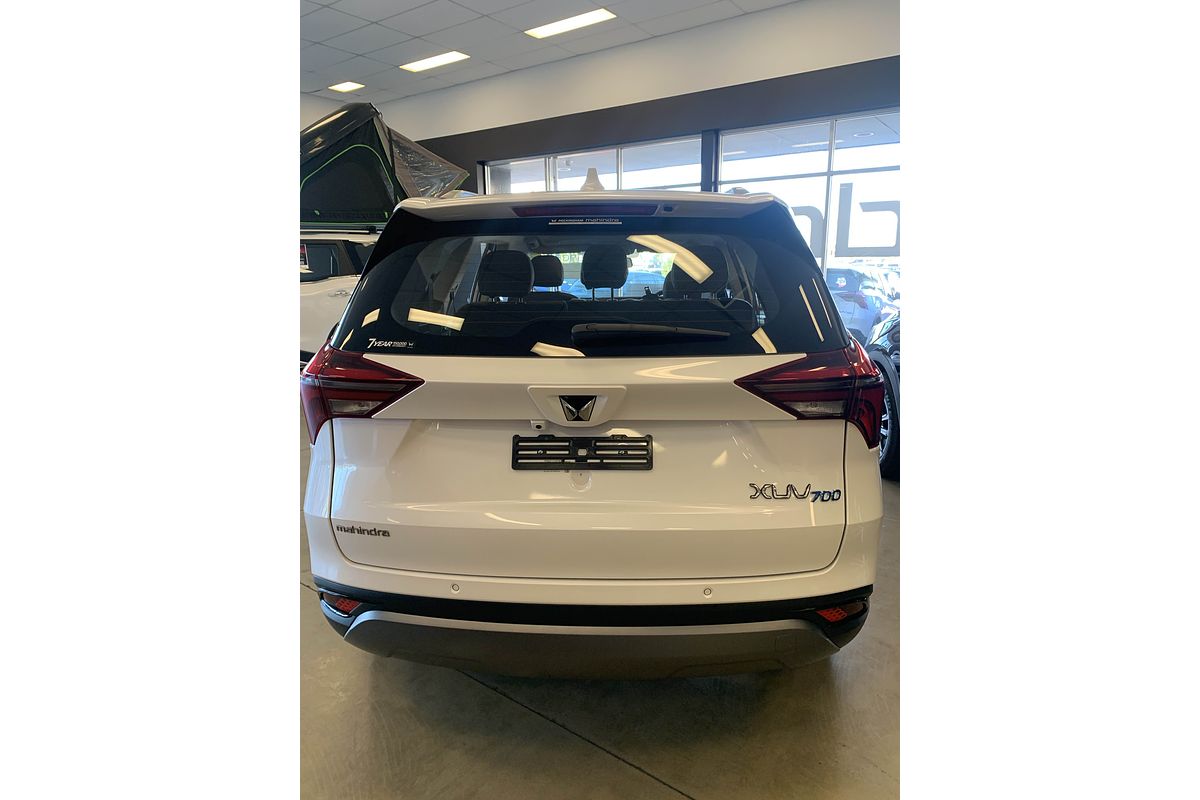 2025 Mahindra XUV700 AX7L