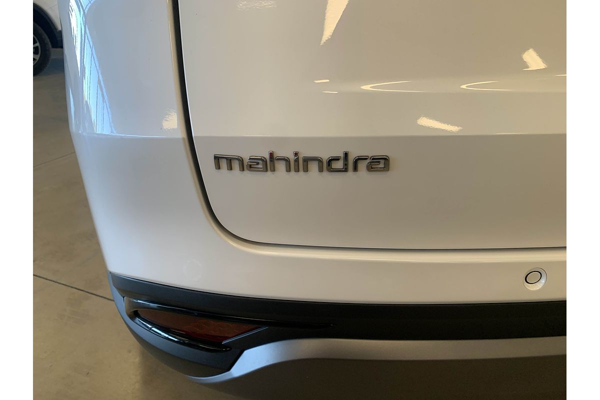 2025 Mahindra XUV700 AX7L