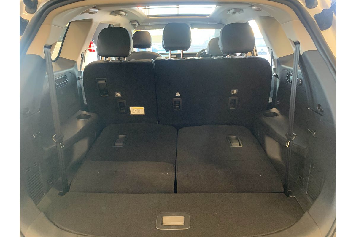 2025 Mahindra XUV700 AX7L