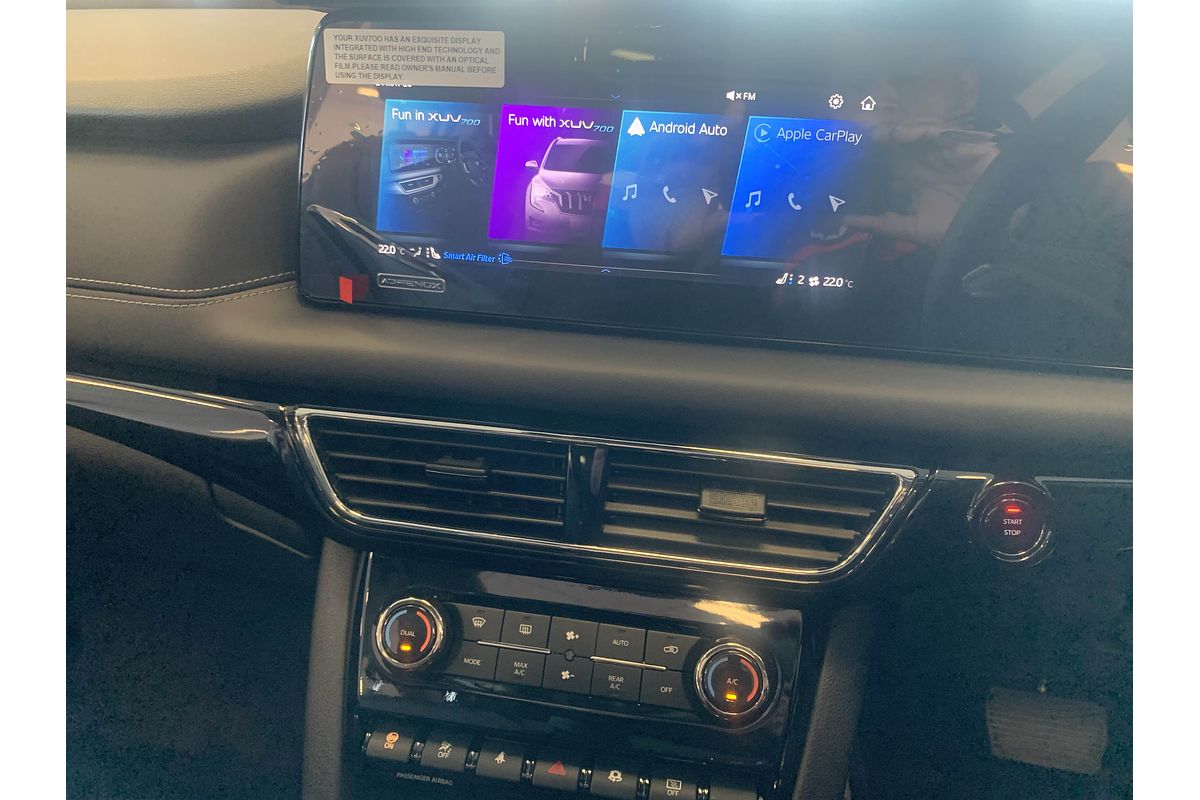 2025 Mahindra XUV700 AX7L