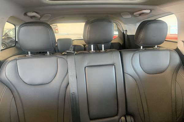 2025 Mahindra XUV700 AX7L