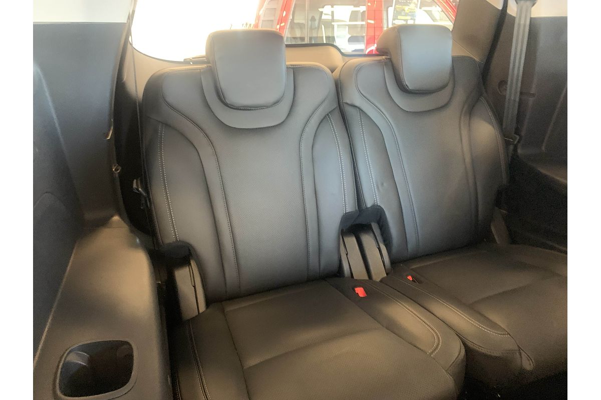 2025 Mahindra XUV700 AX7L