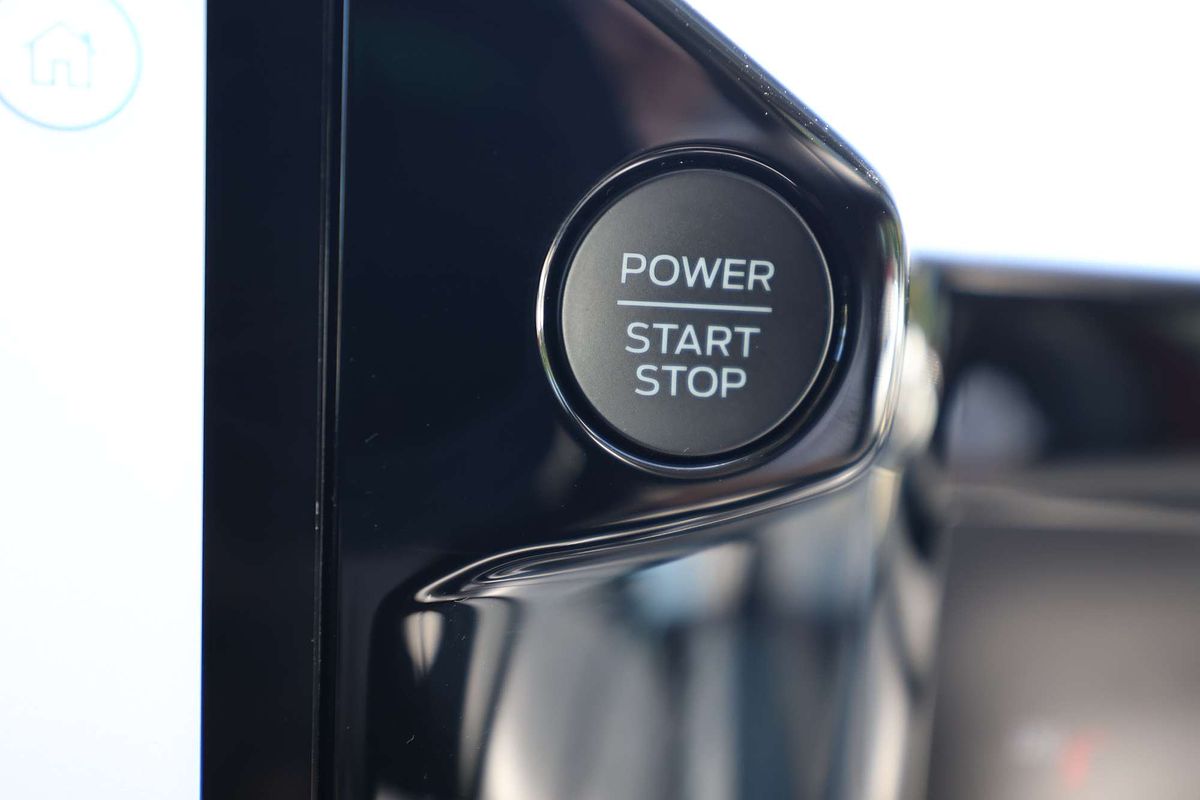 2024 Ford Tourneo Active AV SWB