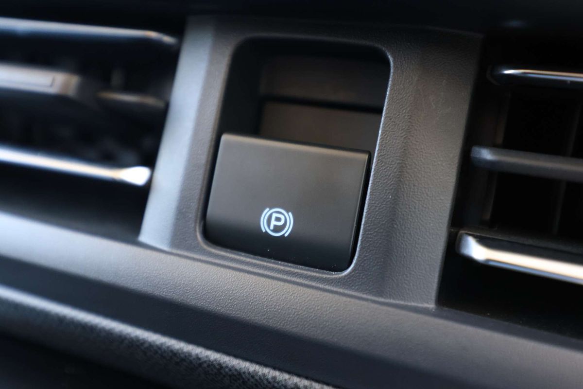 2024 Ford Tourneo Active AV SWB