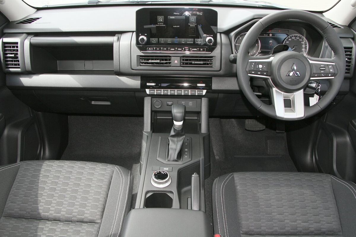 2025 Mitsubishi Triton GLX-R MV 4X4