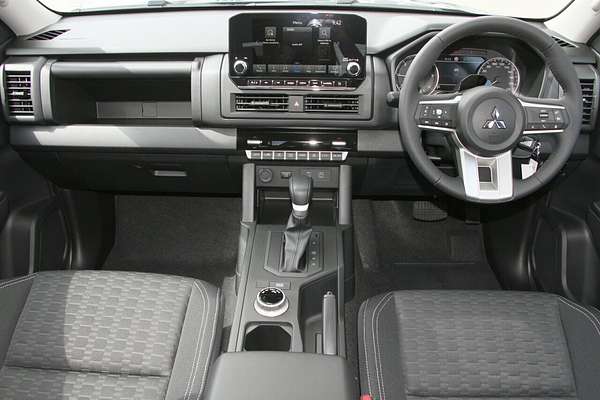 2025 Mitsubishi Triton GLX-R MV 4X4