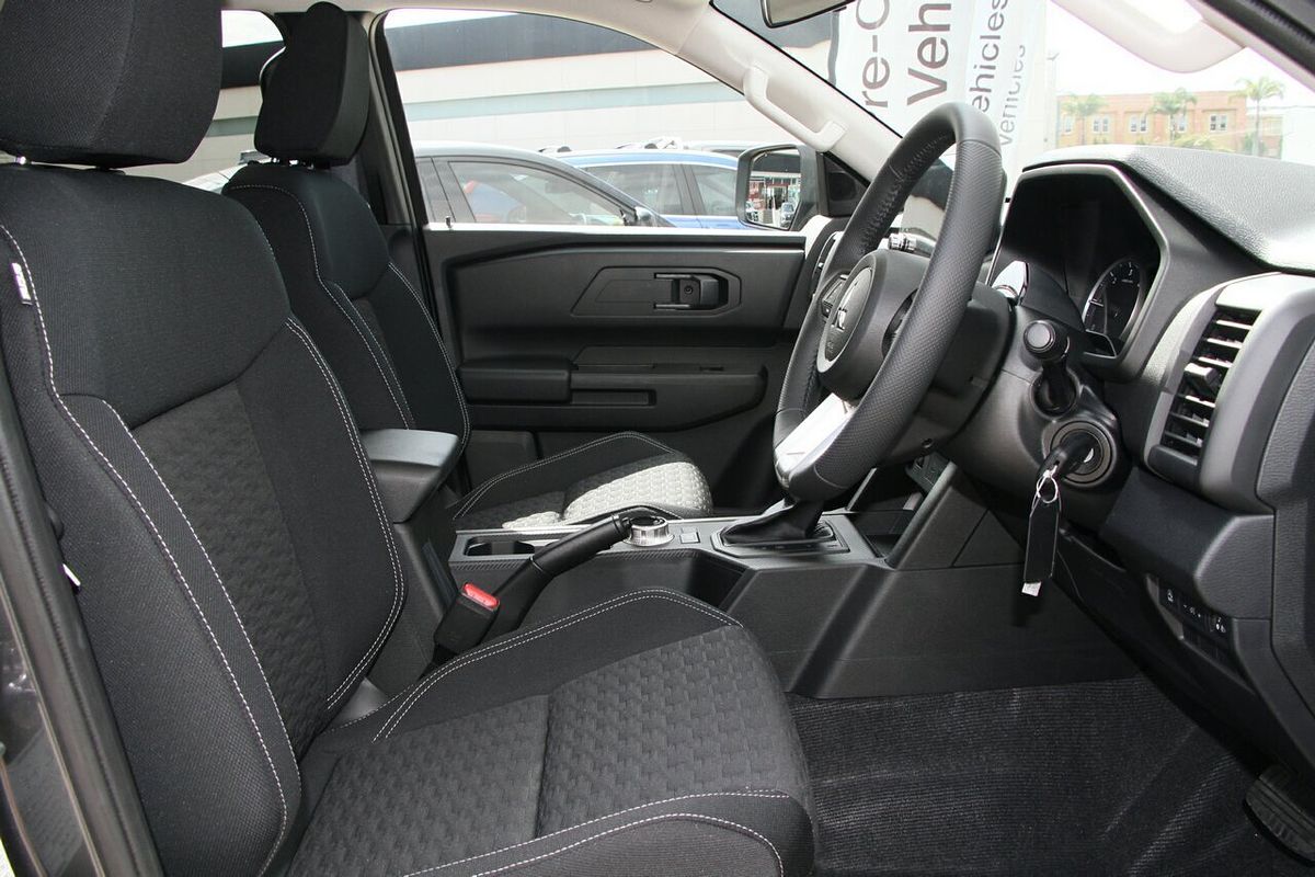 2025 Mitsubishi Triton GLX-R MV 4X4