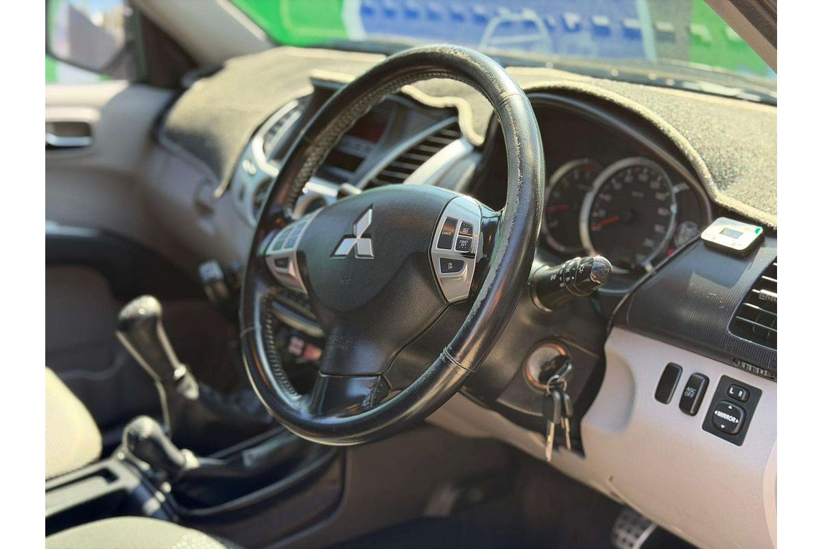 2009 Mitsubishi Triton GLX-R ML 4X4