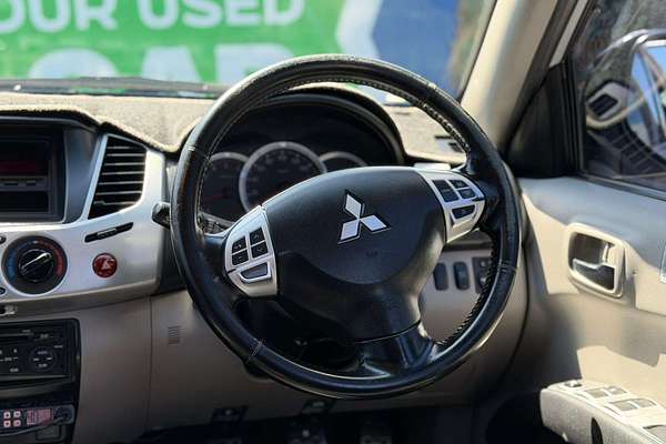 2009 Mitsubishi Triton GLX-R ML 4X4