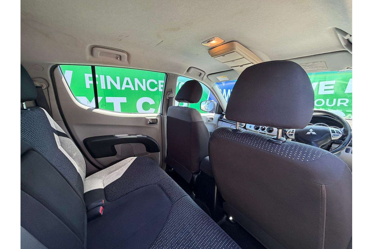 2009 Mitsubishi Triton GLX-R ML 4X4