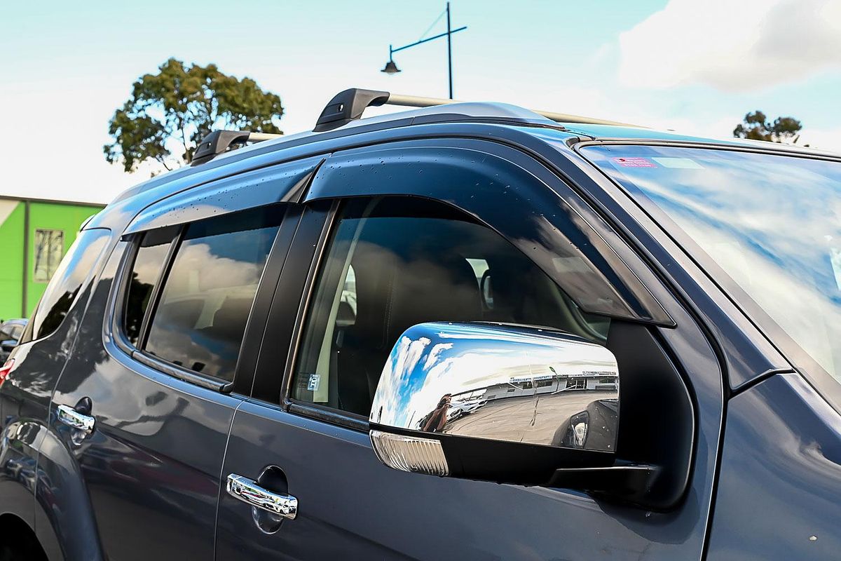 2018 Isuzu MU-X LS-T