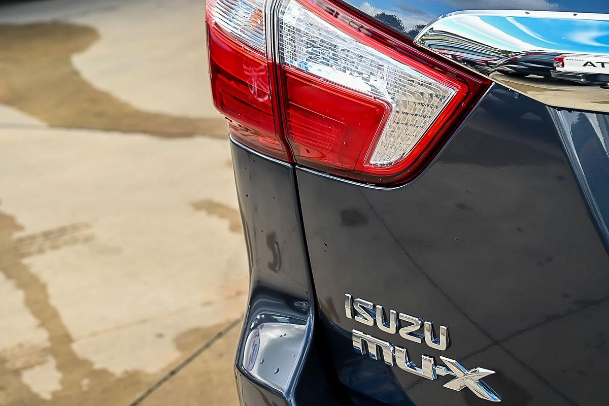 2018 Isuzu MU-X LS-T
