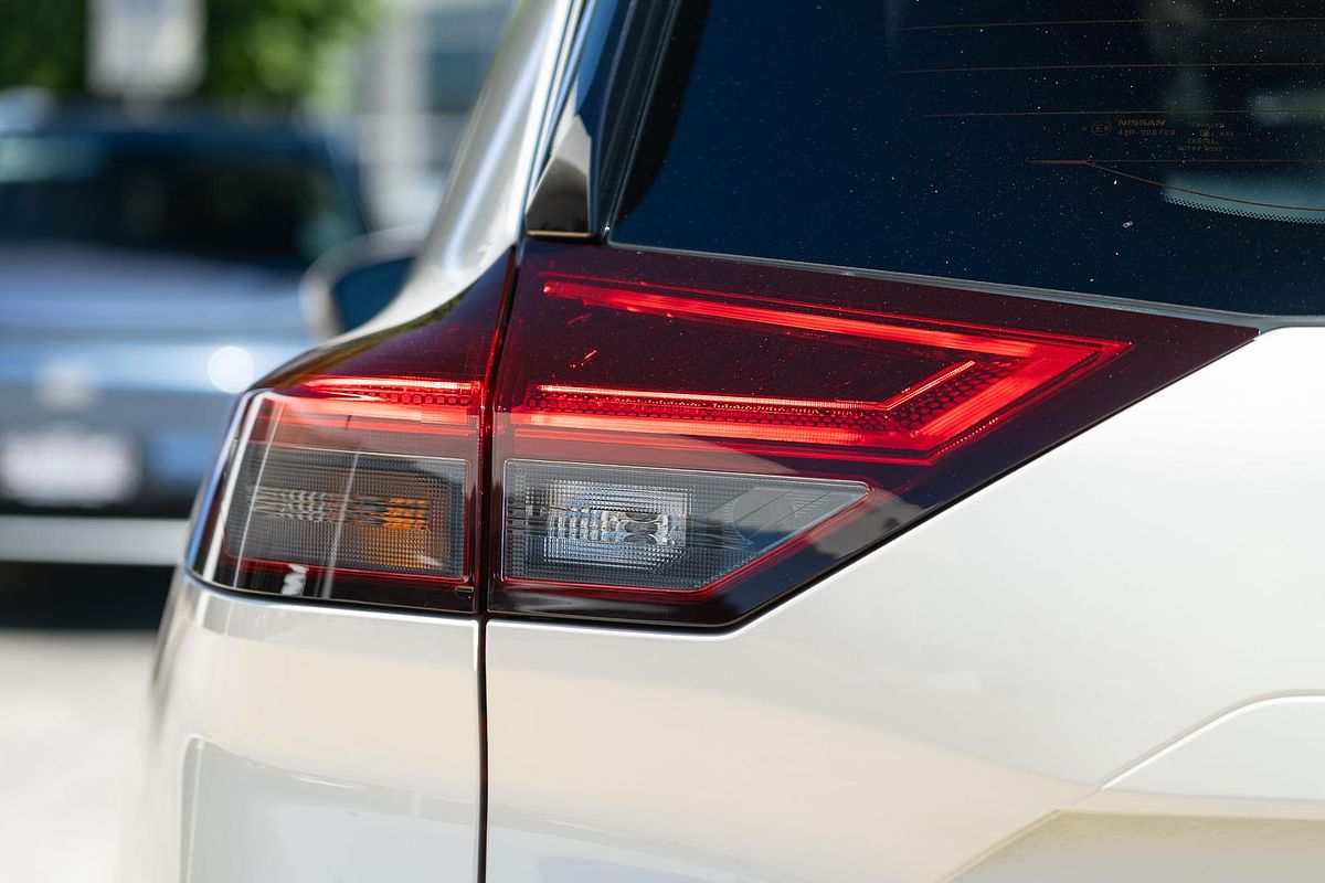 2024 Nissan X-TRAIL ST-L T33