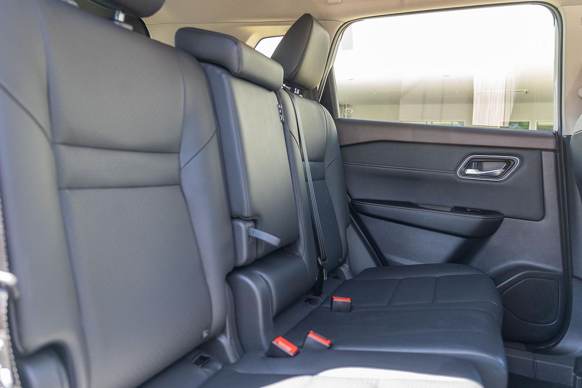 2024 Nissan X-TRAIL ST-L T33